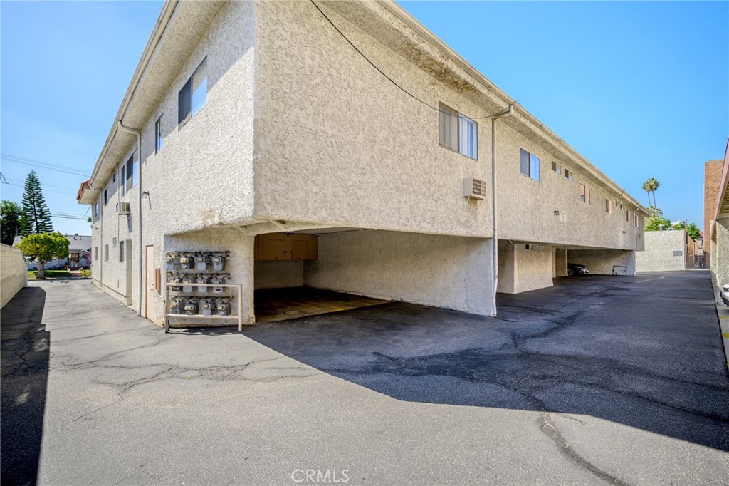 521 E Lomita Avenue 207