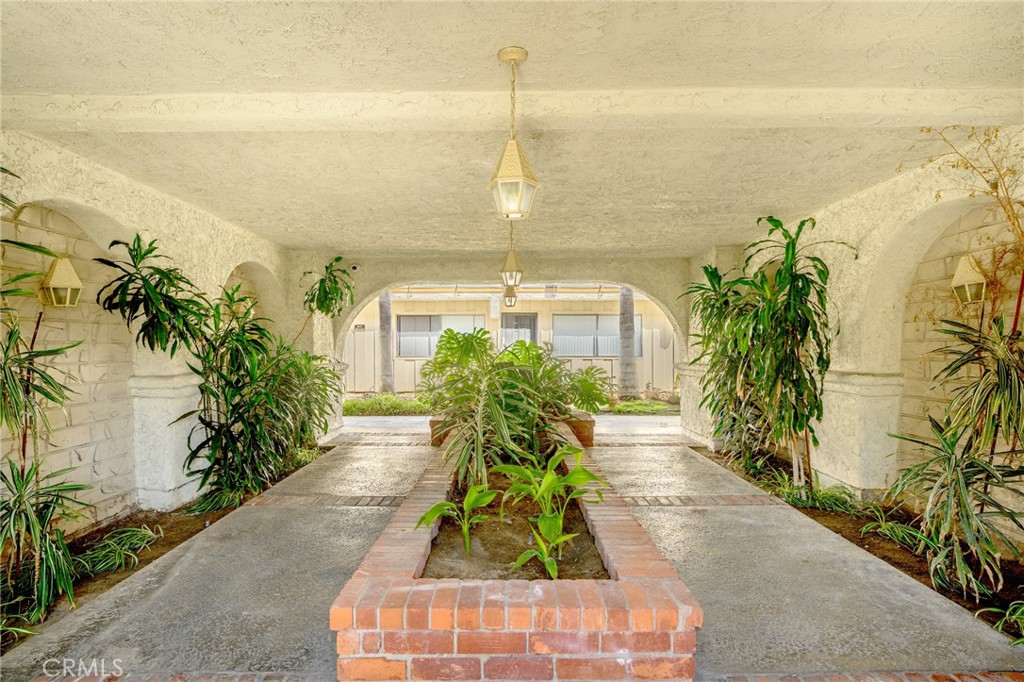 521 E Lomita Avenue 207