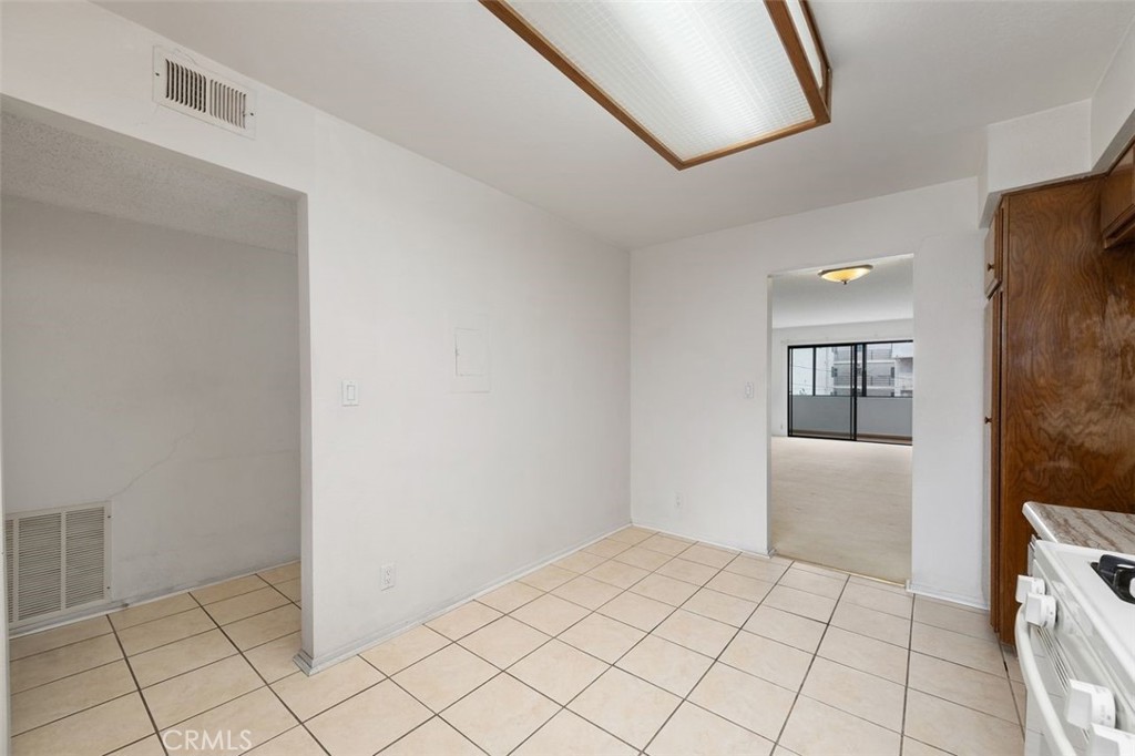 356 W California Avenue 11