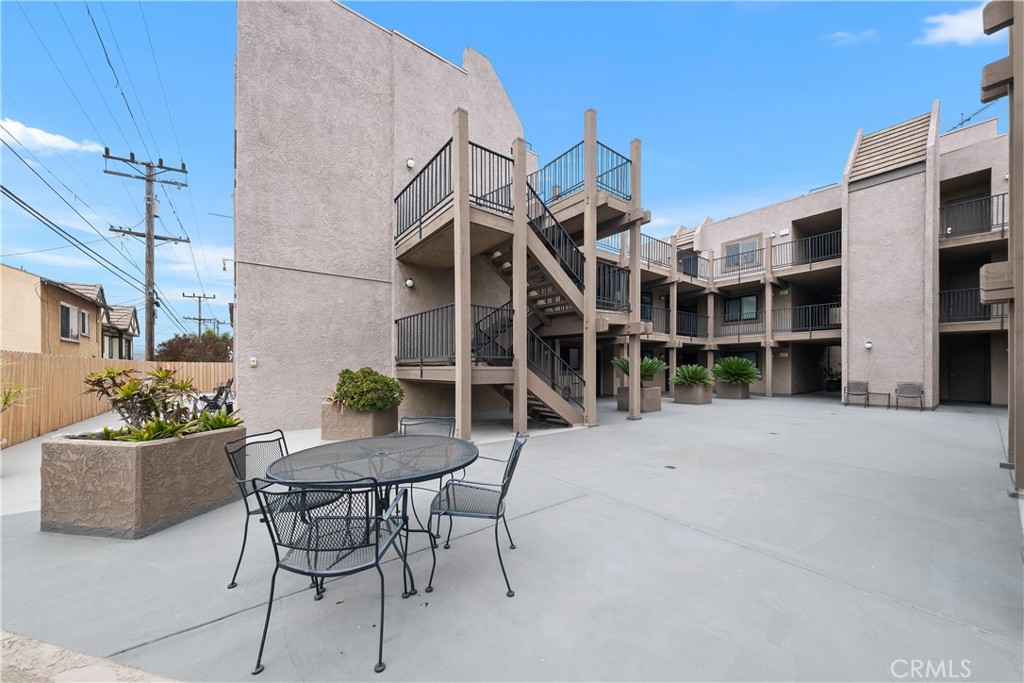356 W California Avenue 11