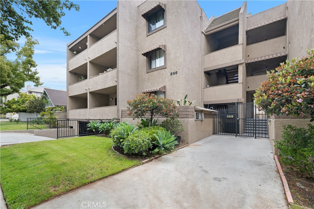 356 W California Avenue 11