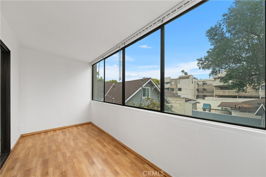 356 W California Avenue 11
