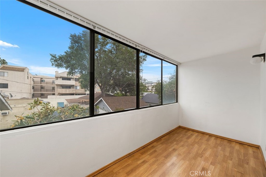 356 W California Avenue 11
