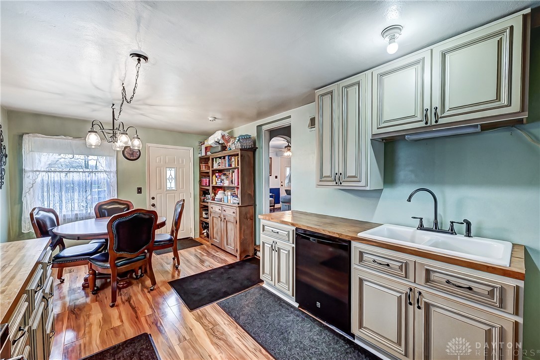 1265 E Cedarview Drive