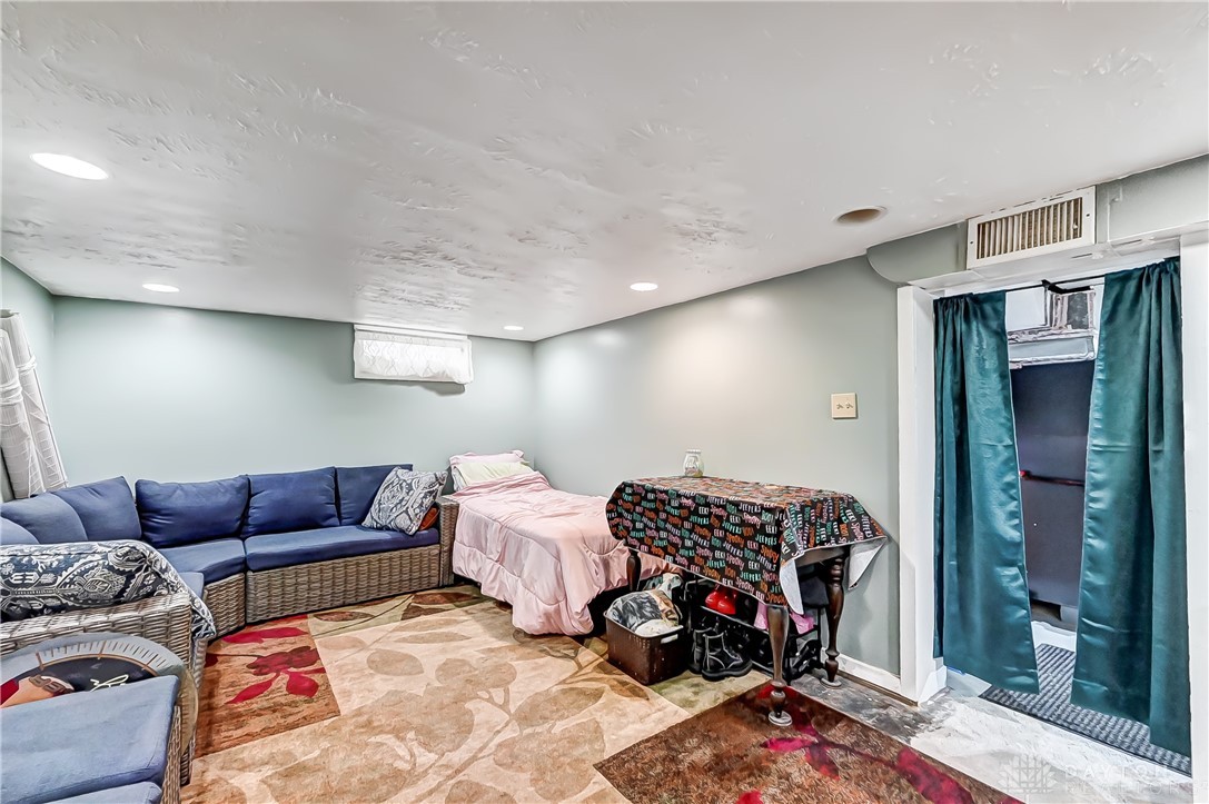 1265 E Cedarview Drive
