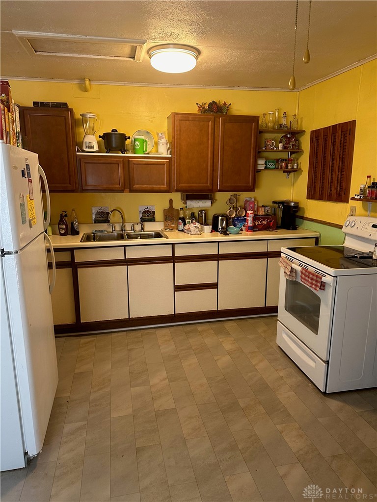 2745 Van Buren Avenue