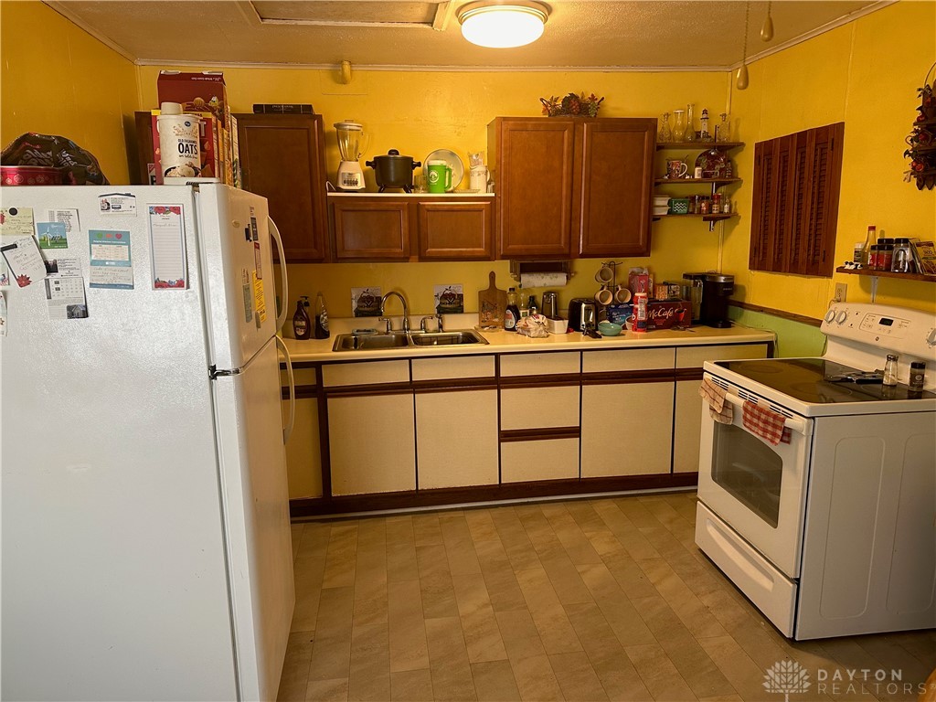 2745 Van Buren Avenue