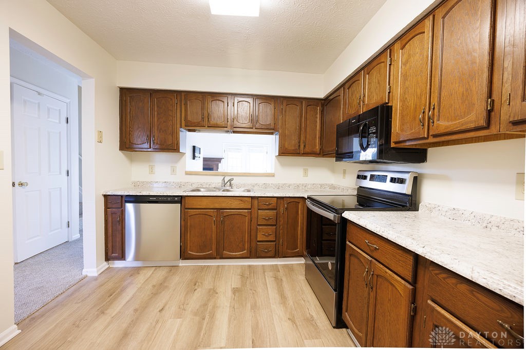 2574 Valais Court