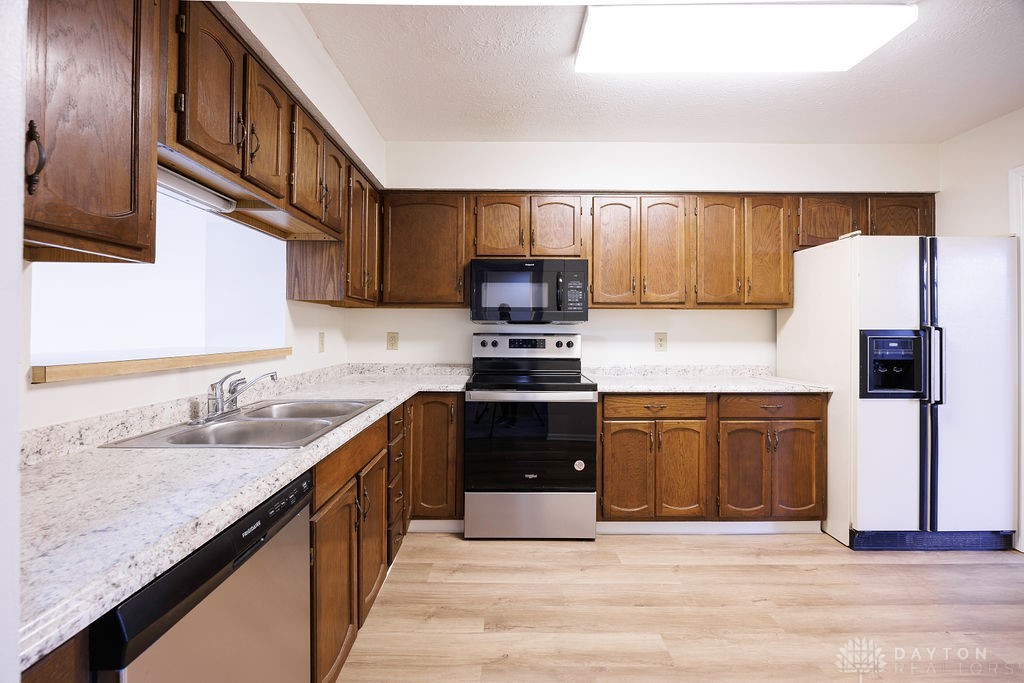 2574 Valais Court