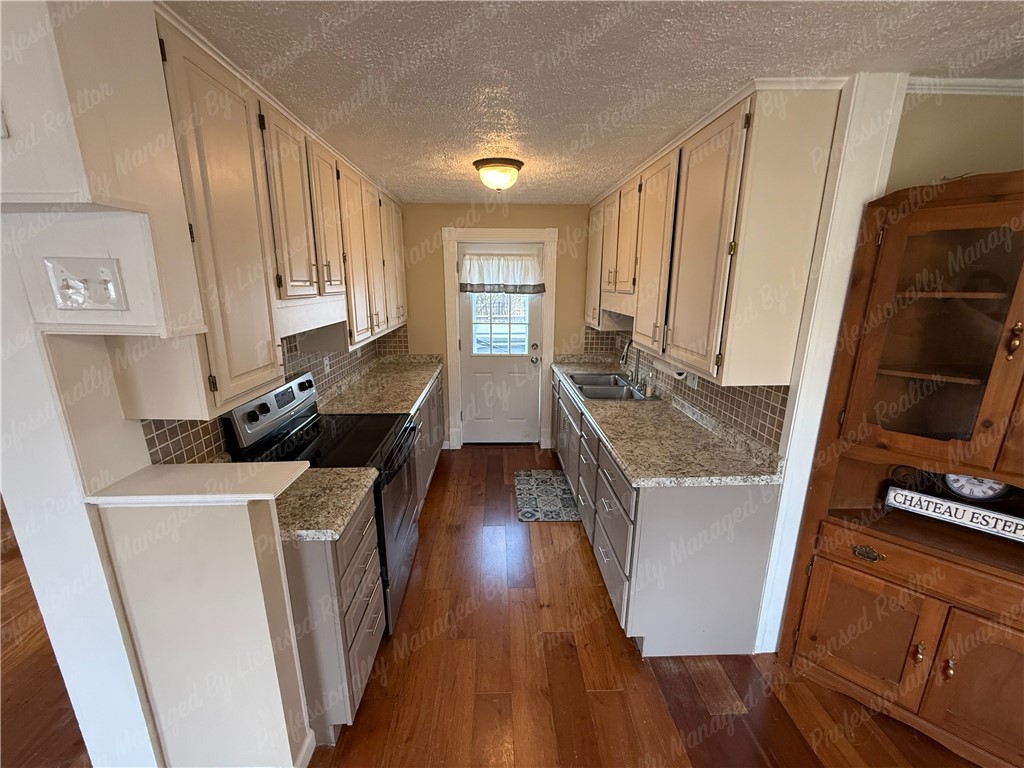 793 Country View Drive