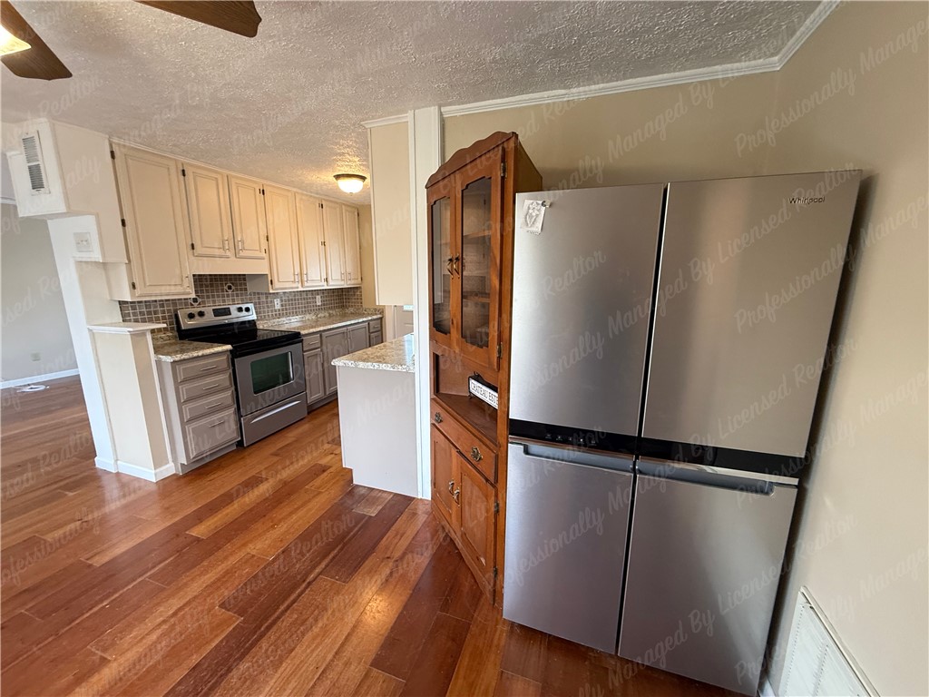 793 Country View Drive