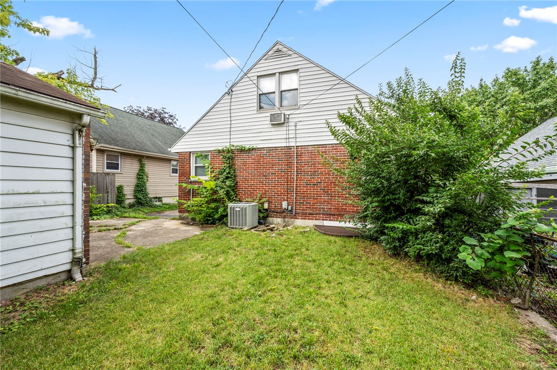246 N Cherrywood Avenue
