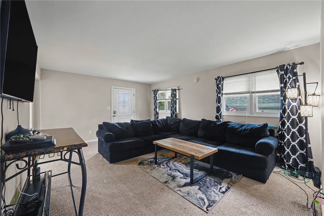 246 N Cherrywood Avenue