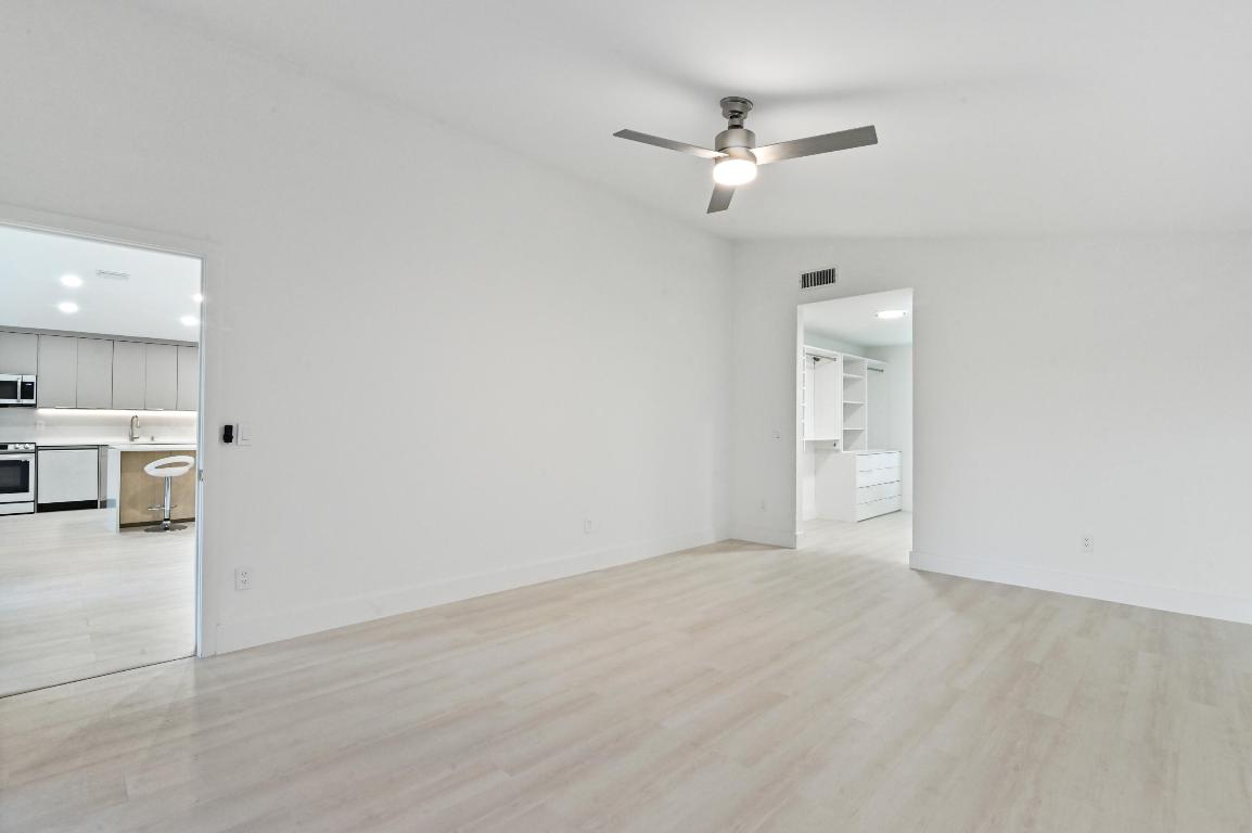 11294 Clover Leaf Circle