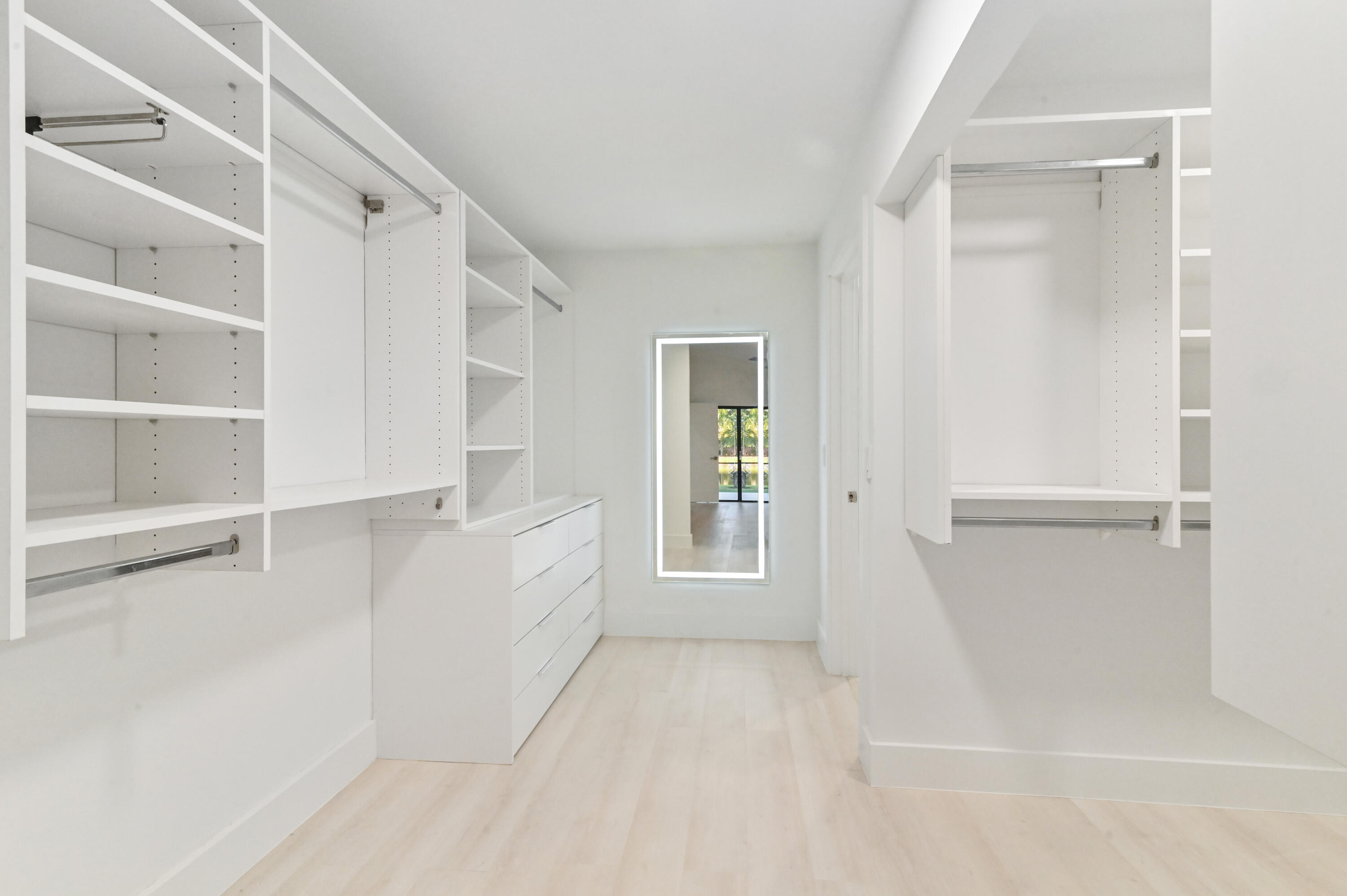 11294 Clover Leaf Circle