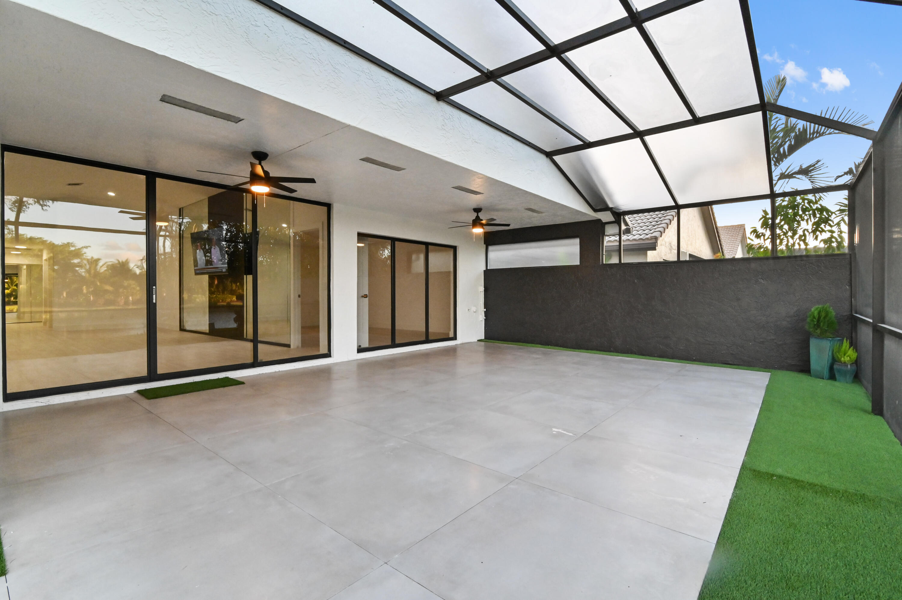 11294 Clover Leaf Circle