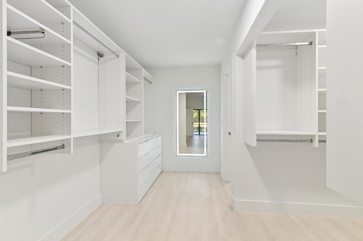 11294 Clover Leaf Circle