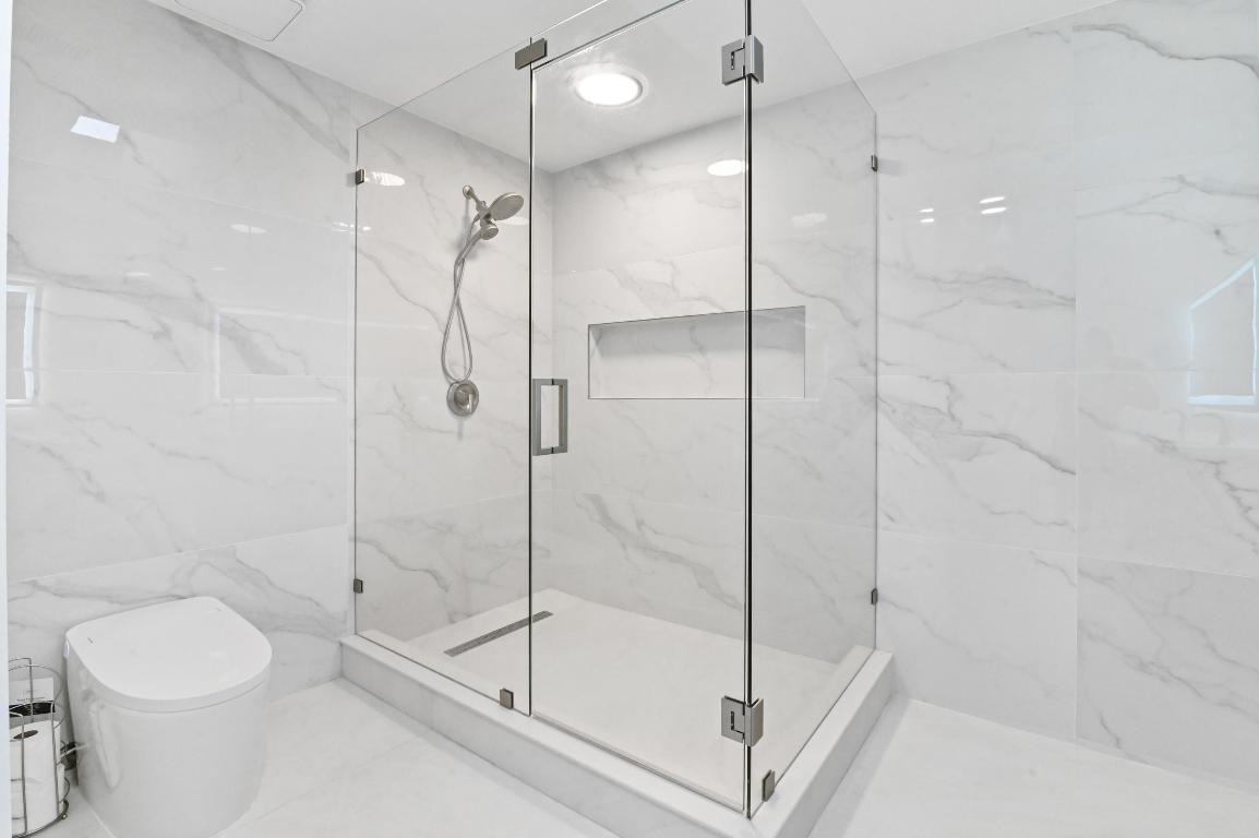 11294 Clover Leaf Circle