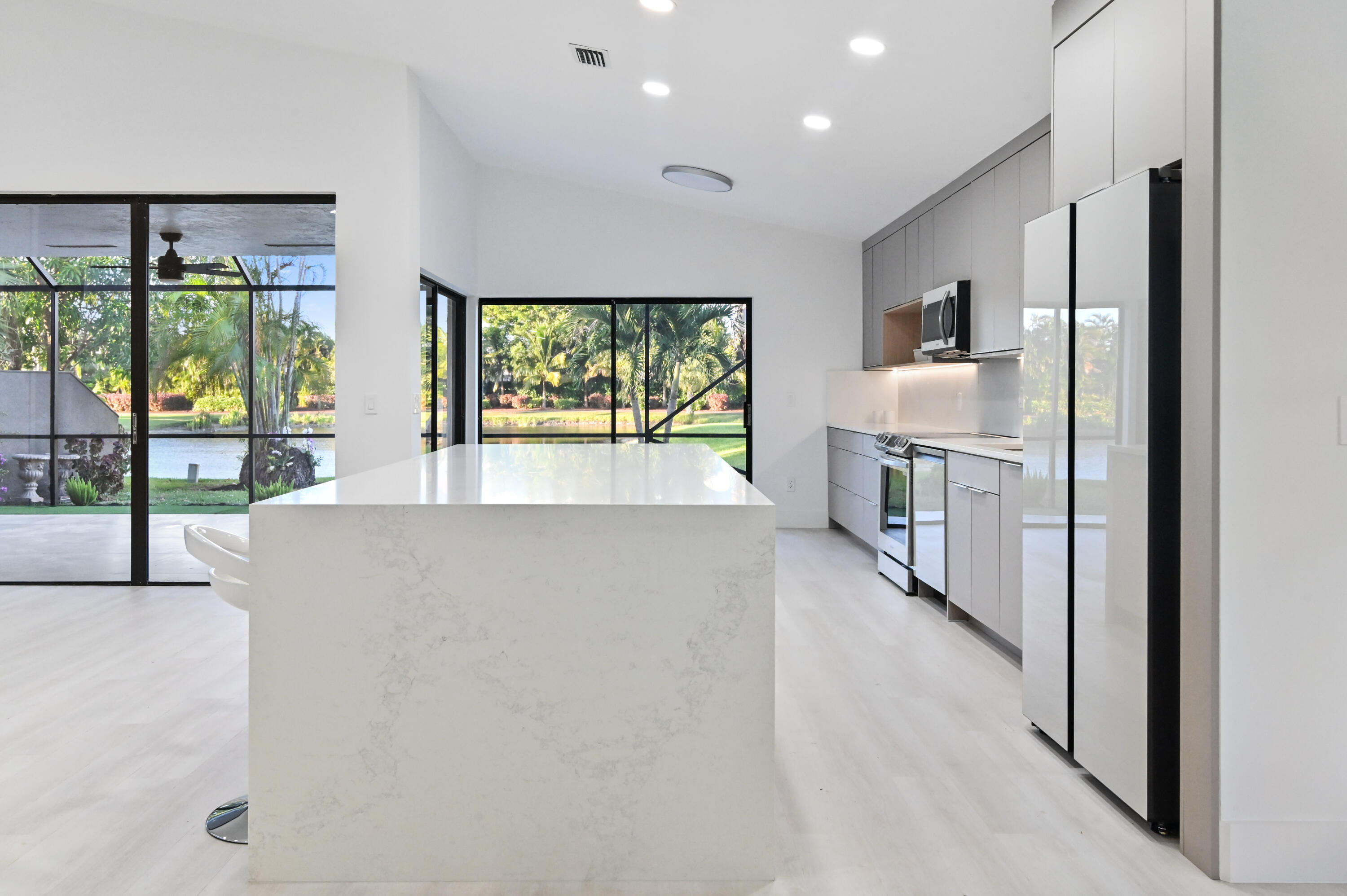 11294 Clover Leaf Circle