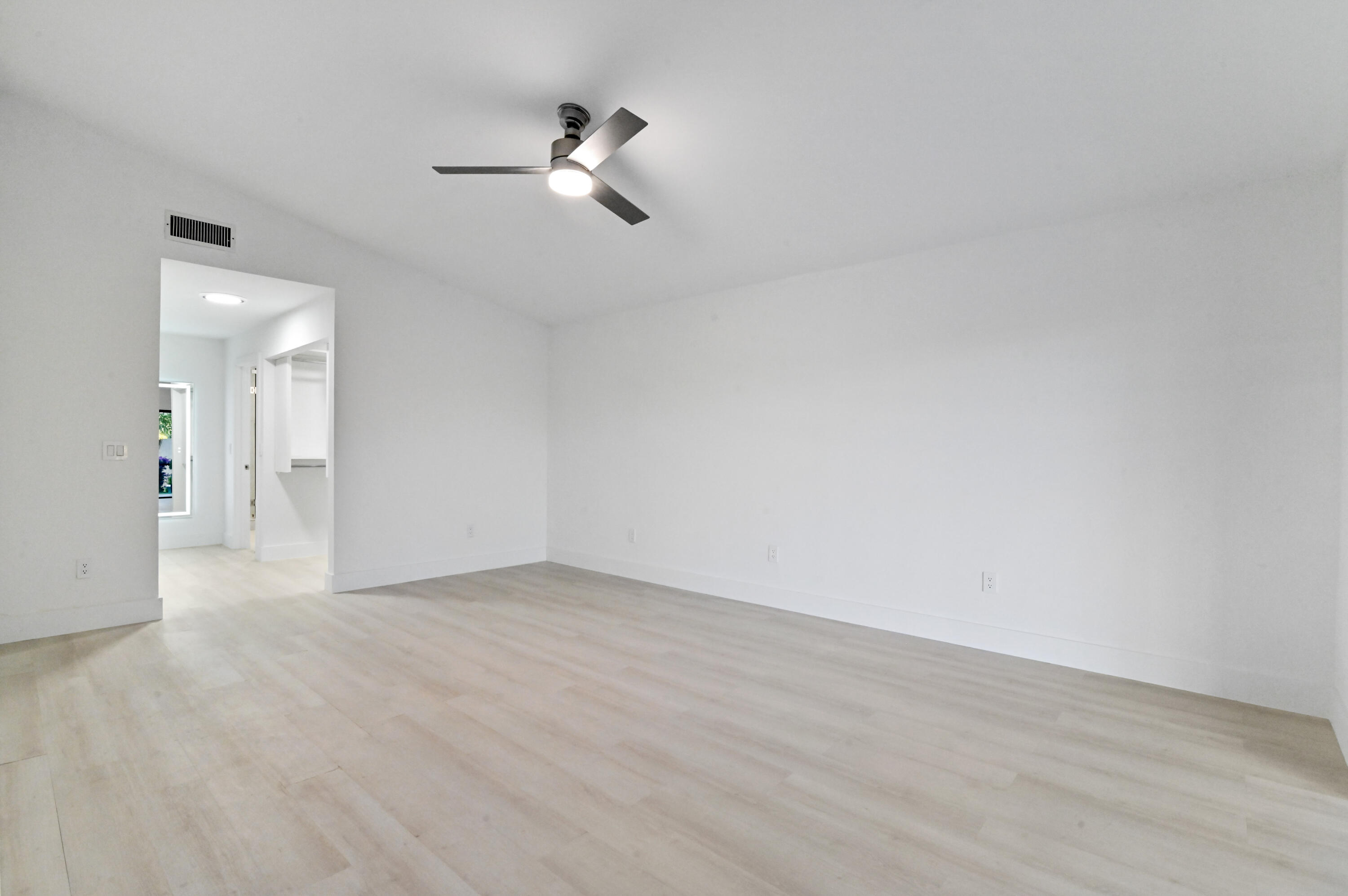 11294 Clover Leaf Circle