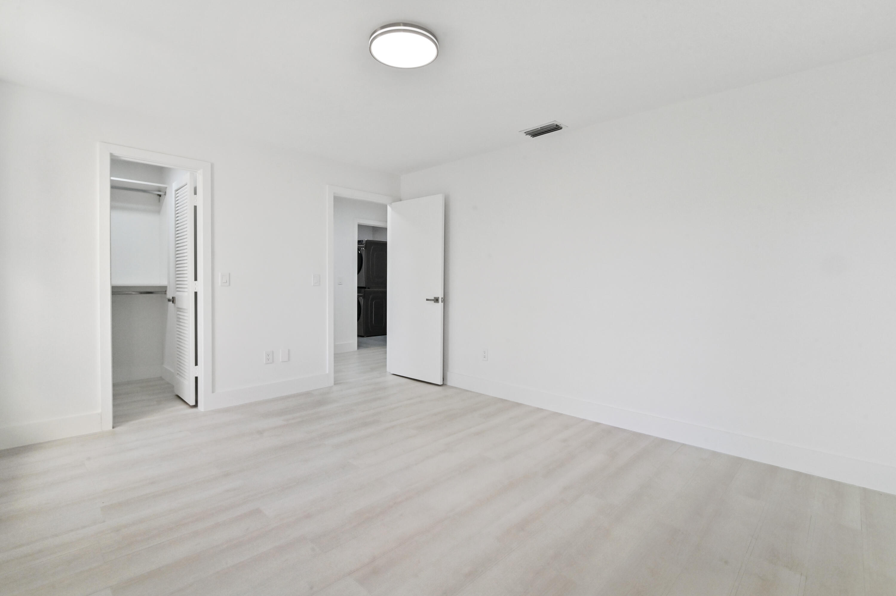 11294 Clover Leaf Circle