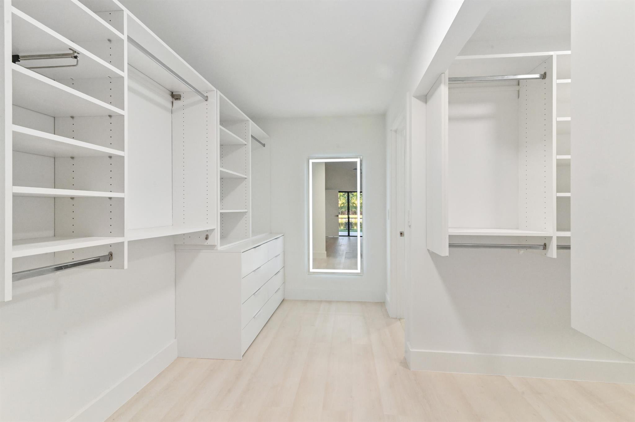 11294 Clover Leaf Circle