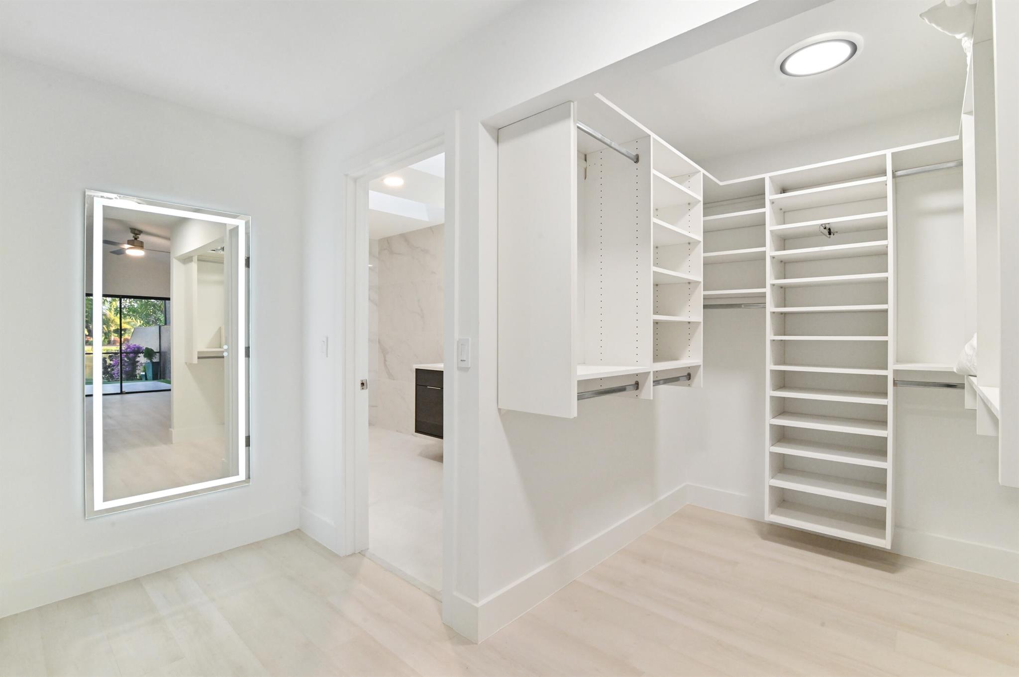 11294 Clover Leaf Circle