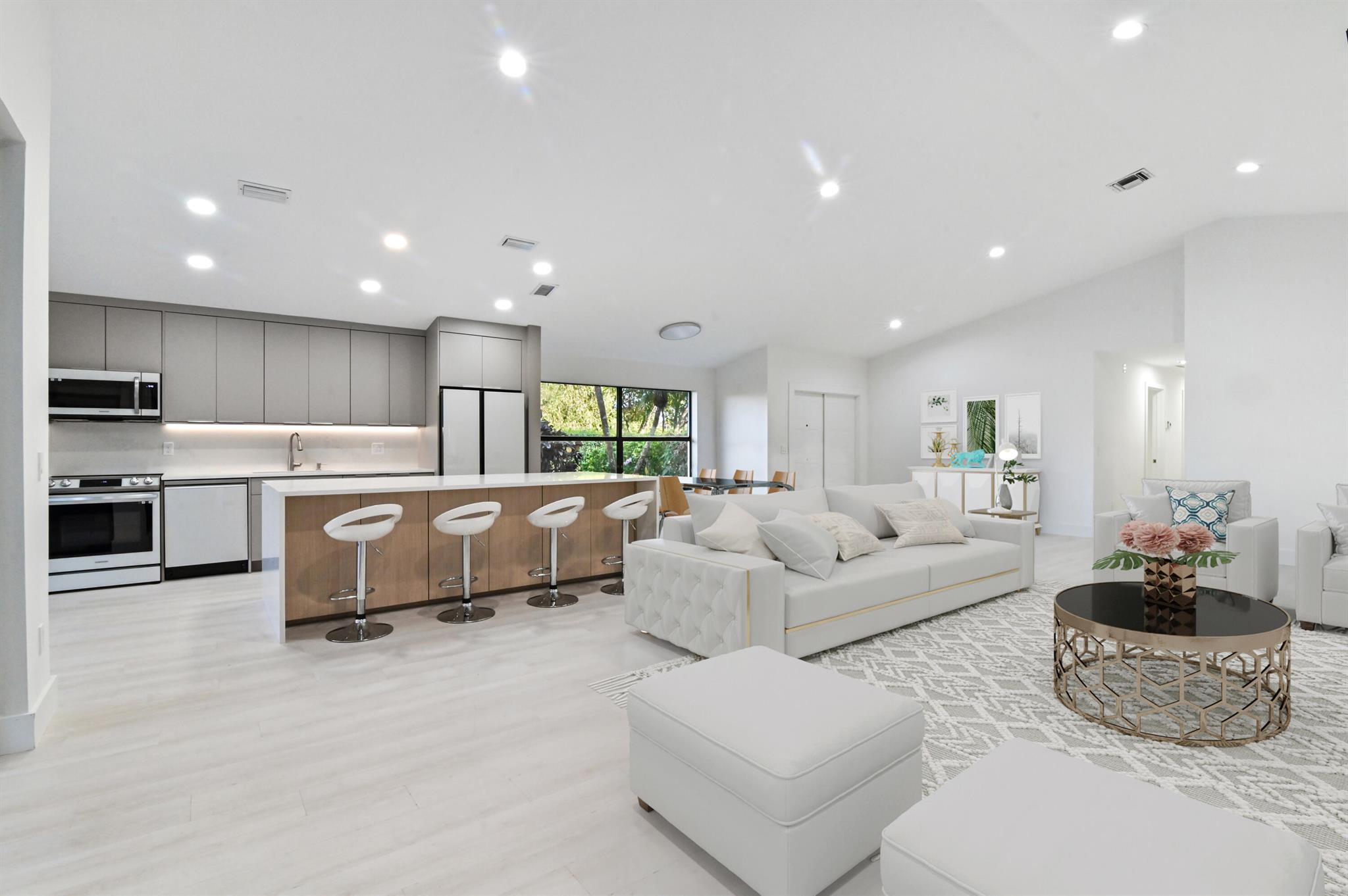 11294 Clover Leaf Circle