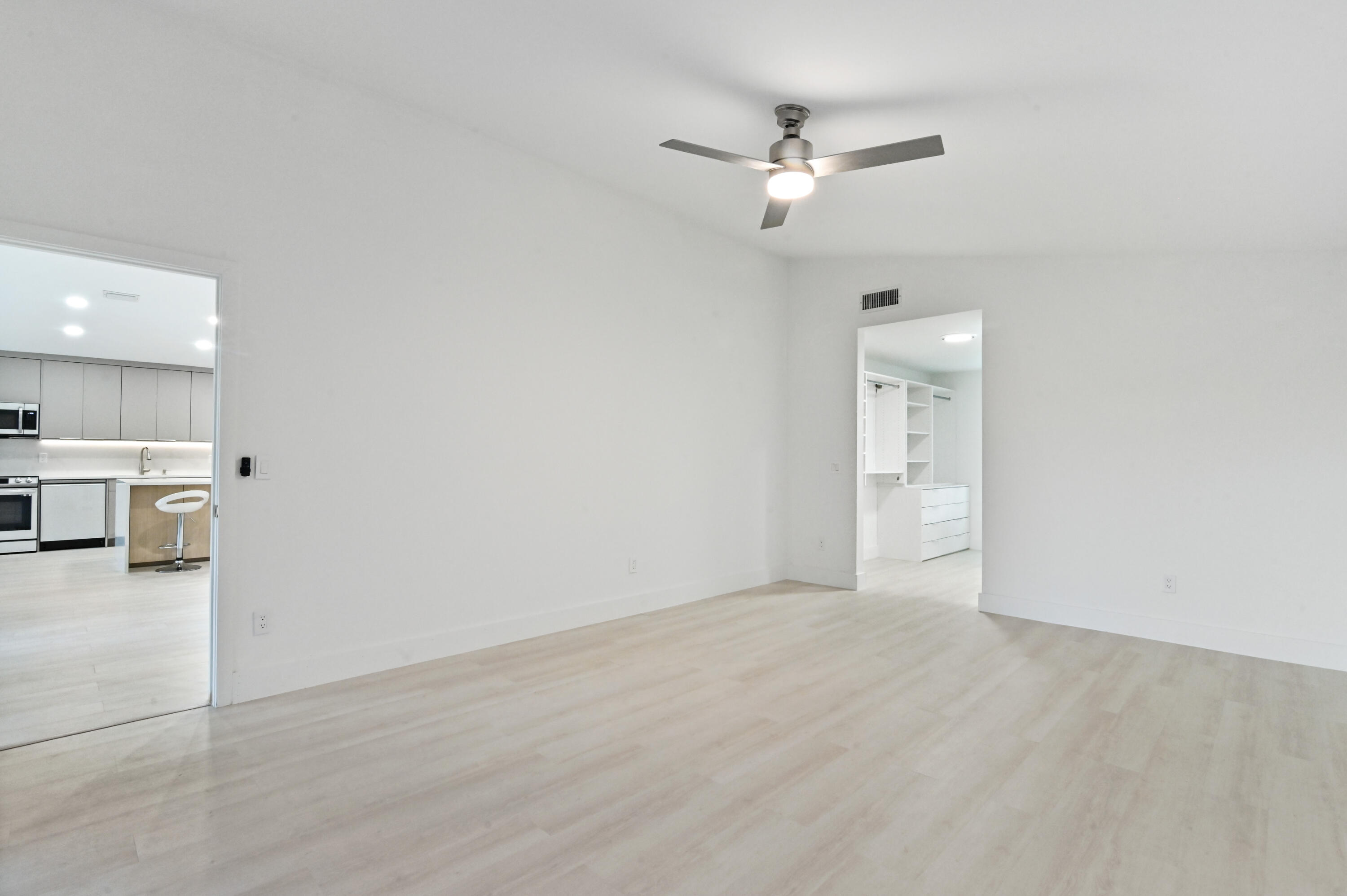 11294 Clover Leaf Circle