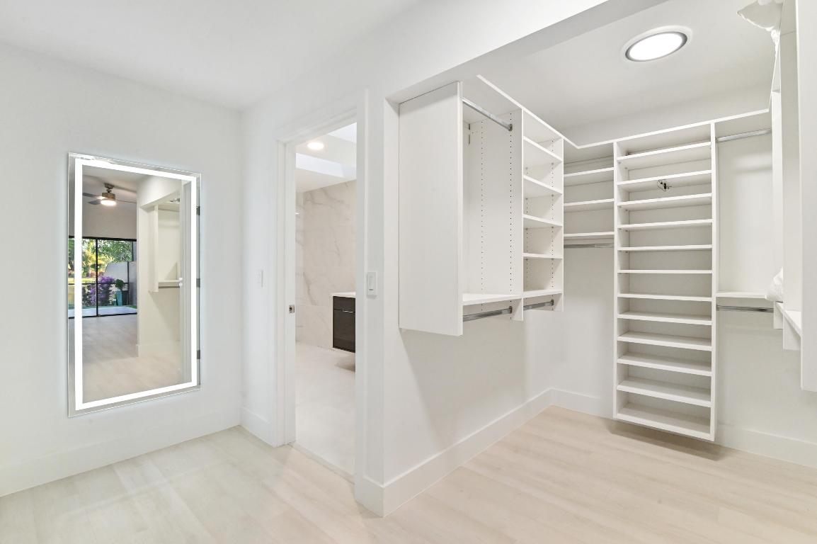 11294 Clover Leaf Circle