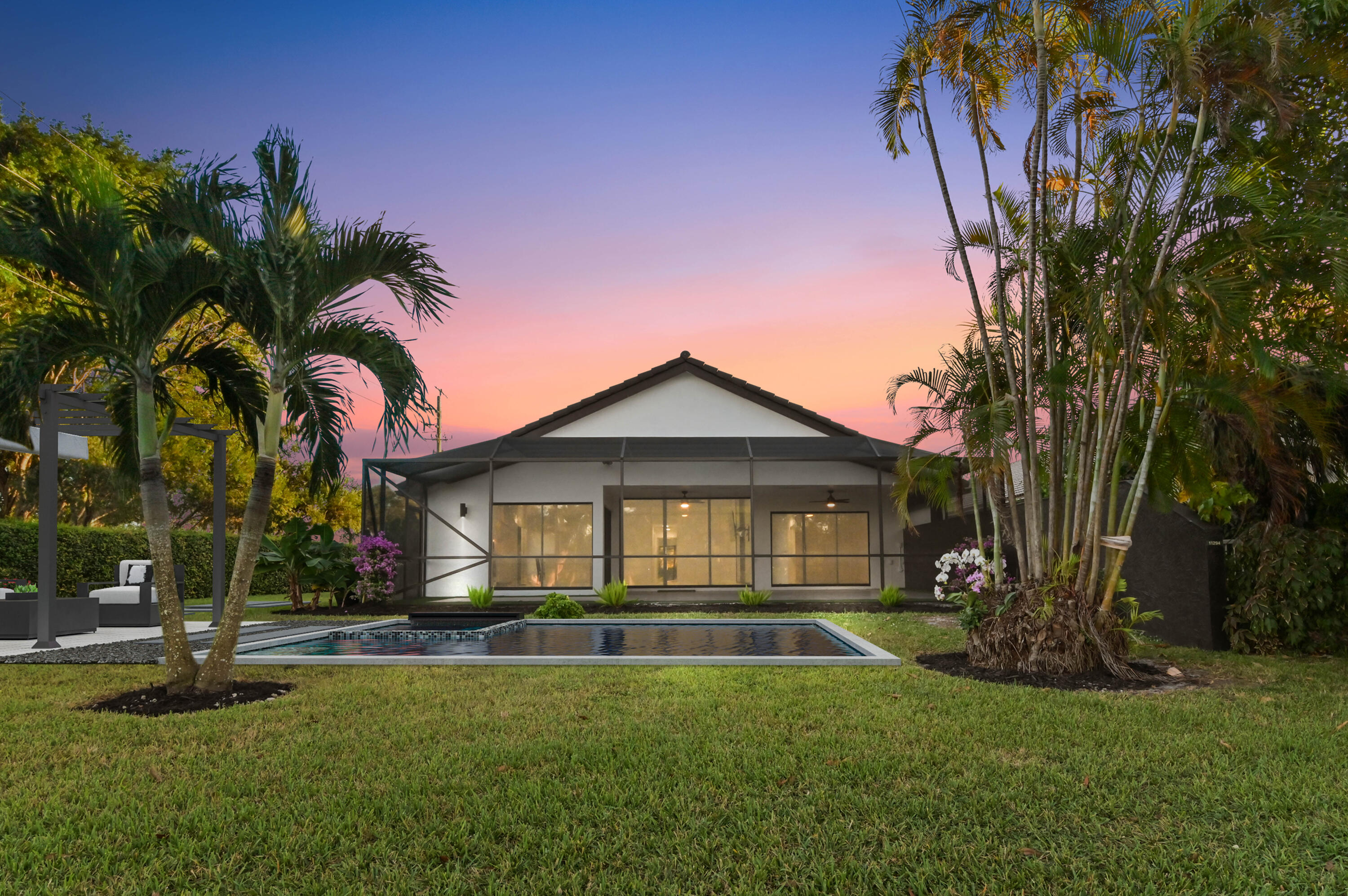 11294 Clover Leaf Circle