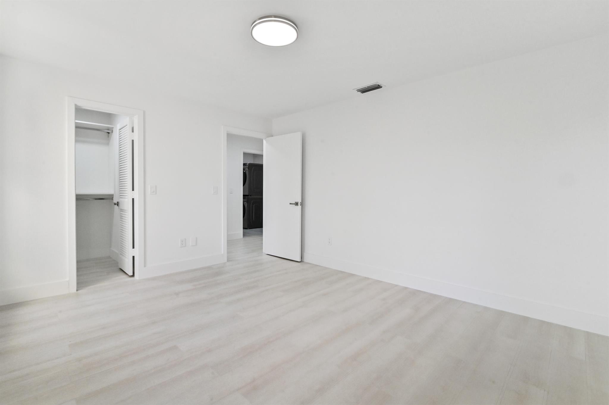 11294 Clover Leaf Circle