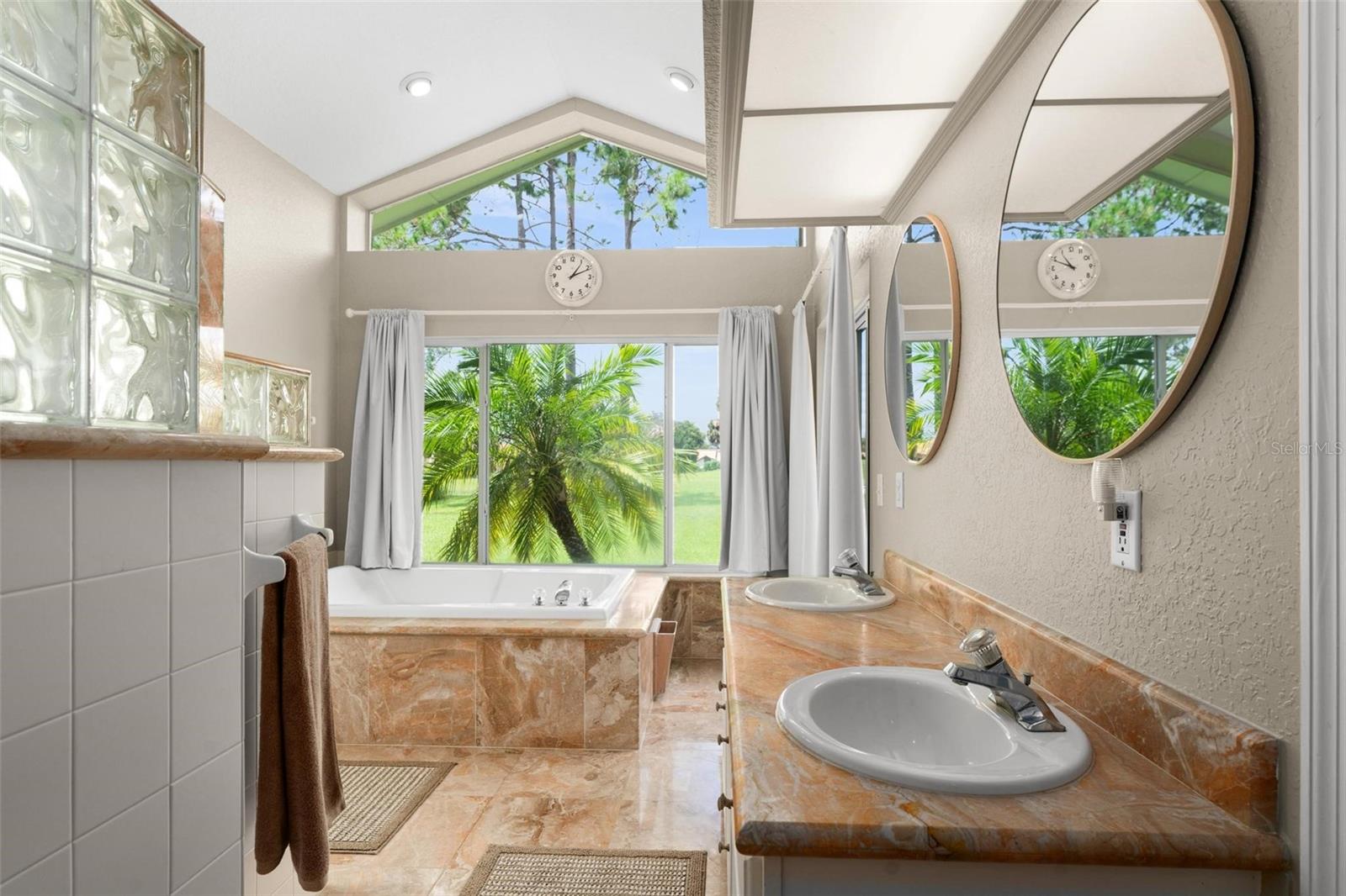 7725 SWISS FAIRWAYS AVE