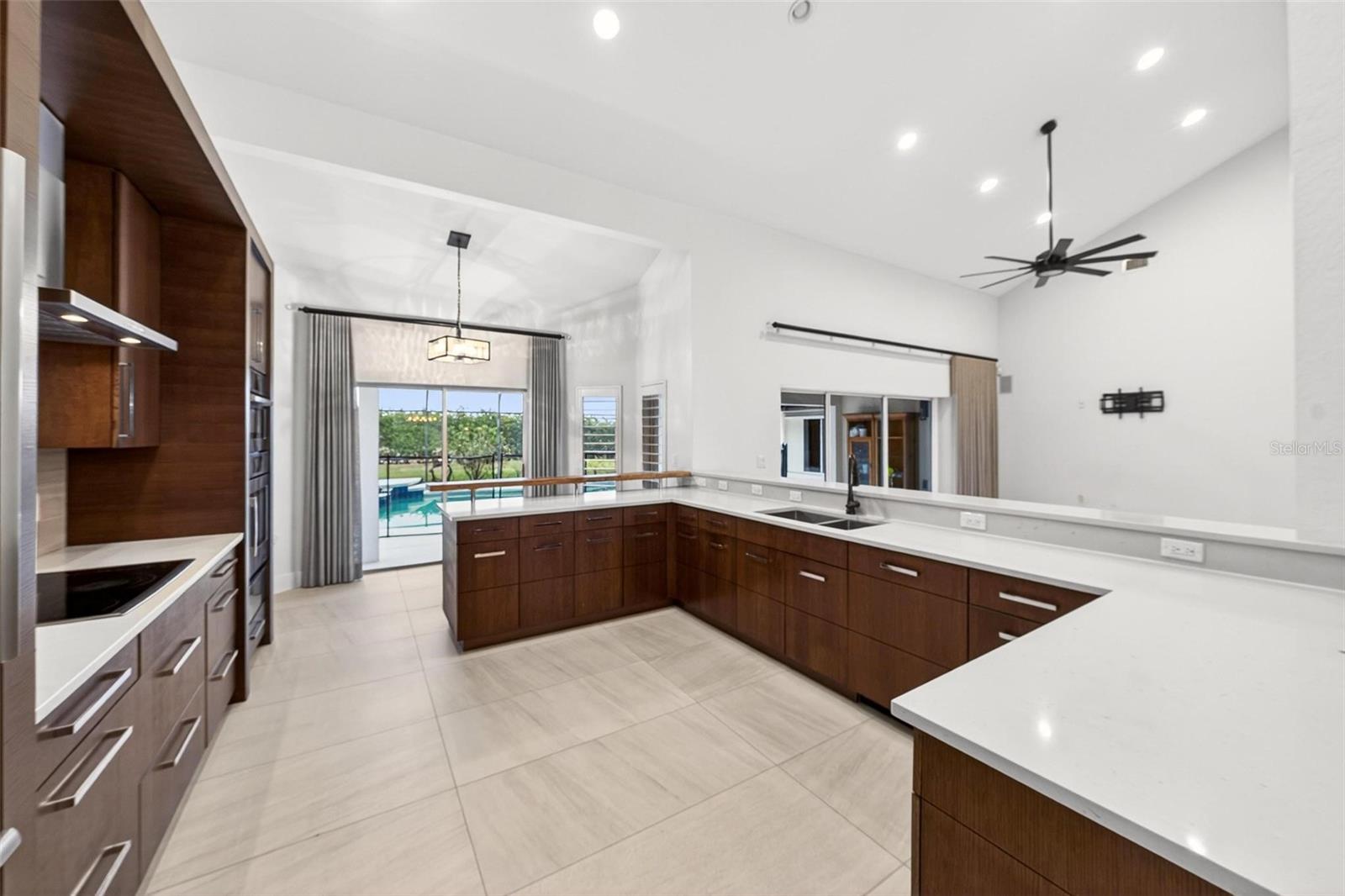 7737 SWISS FAIRWAYS AVE