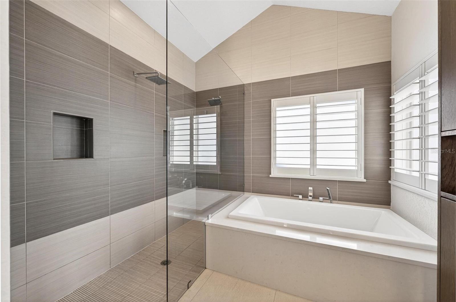 7737 SWISS FAIRWAYS AVE