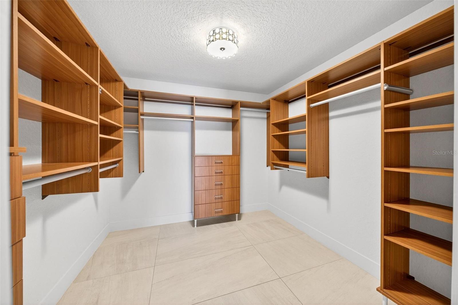 7737 SWISS FAIRWAYS AVE