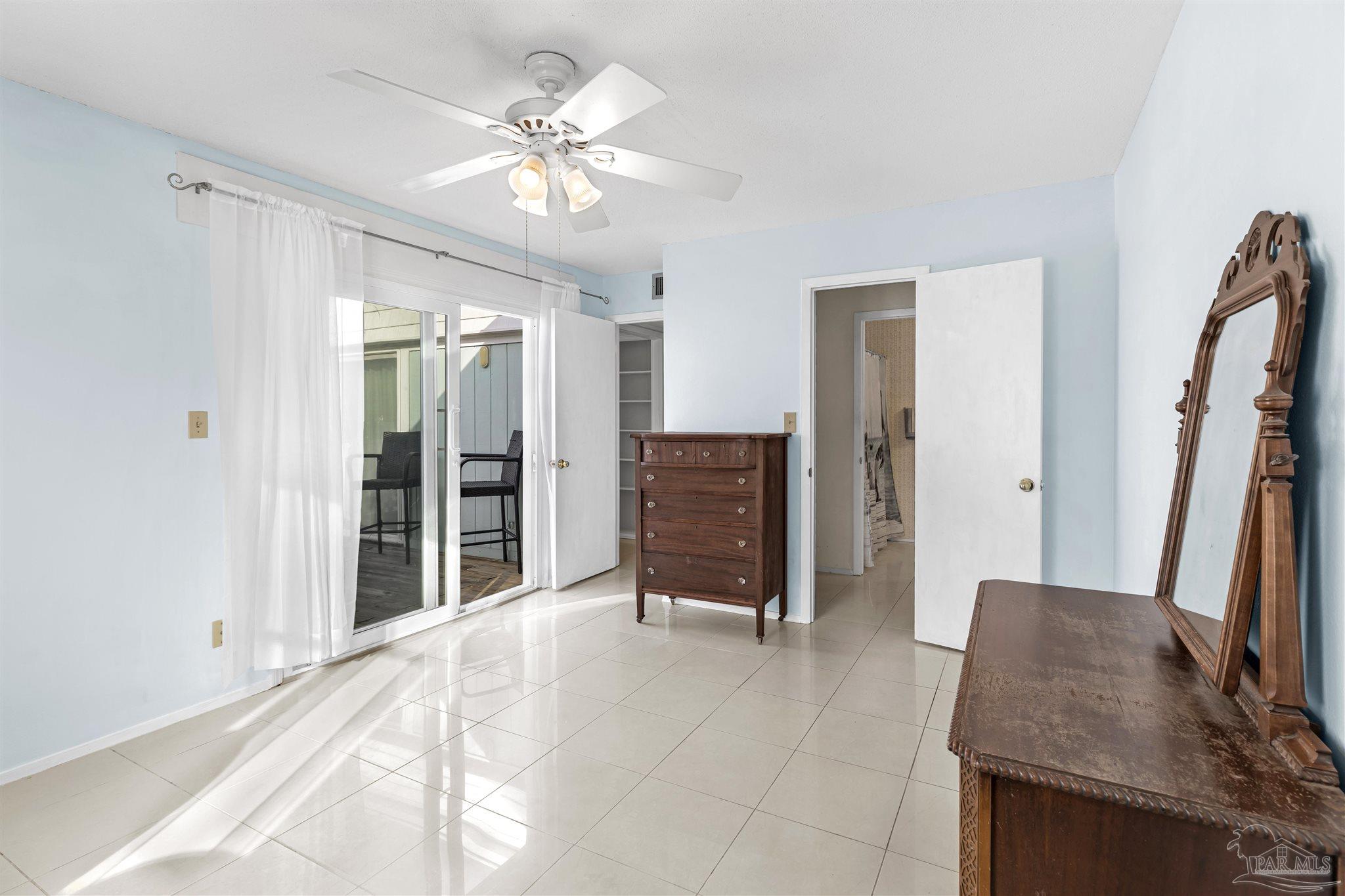 1100 Ft Pickens Rd # F4