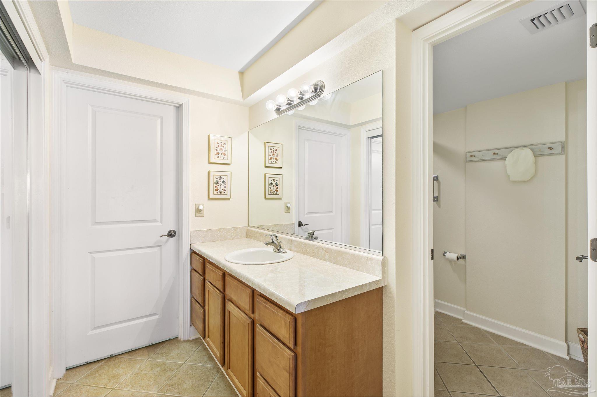 1600 Via Deluna Dr # A Unit: 702-A