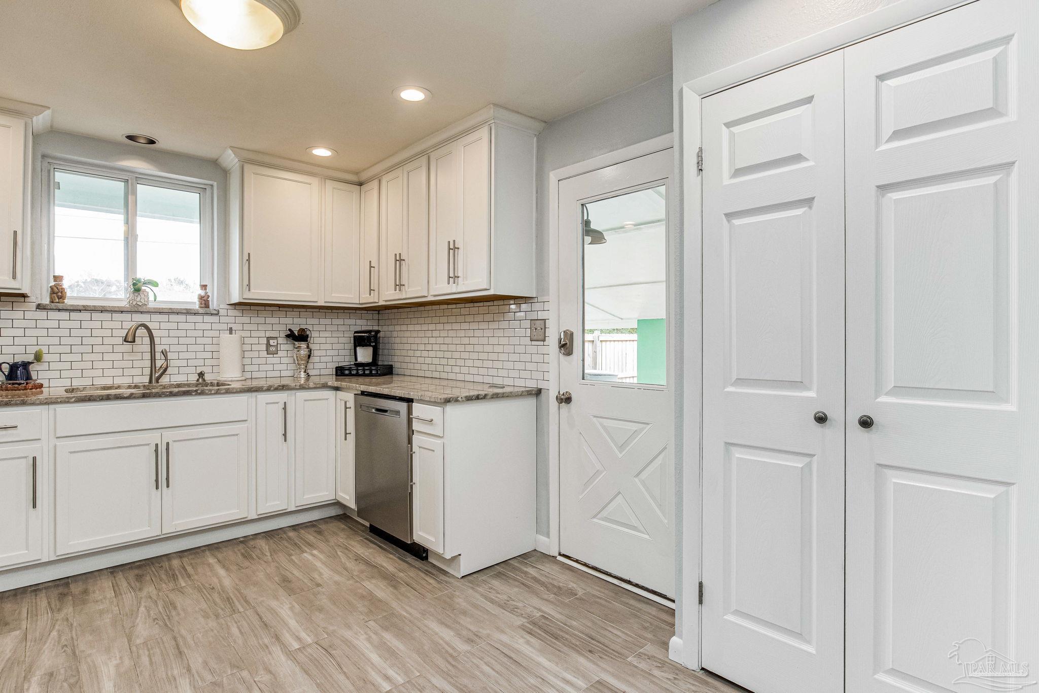 331 Robin Rd