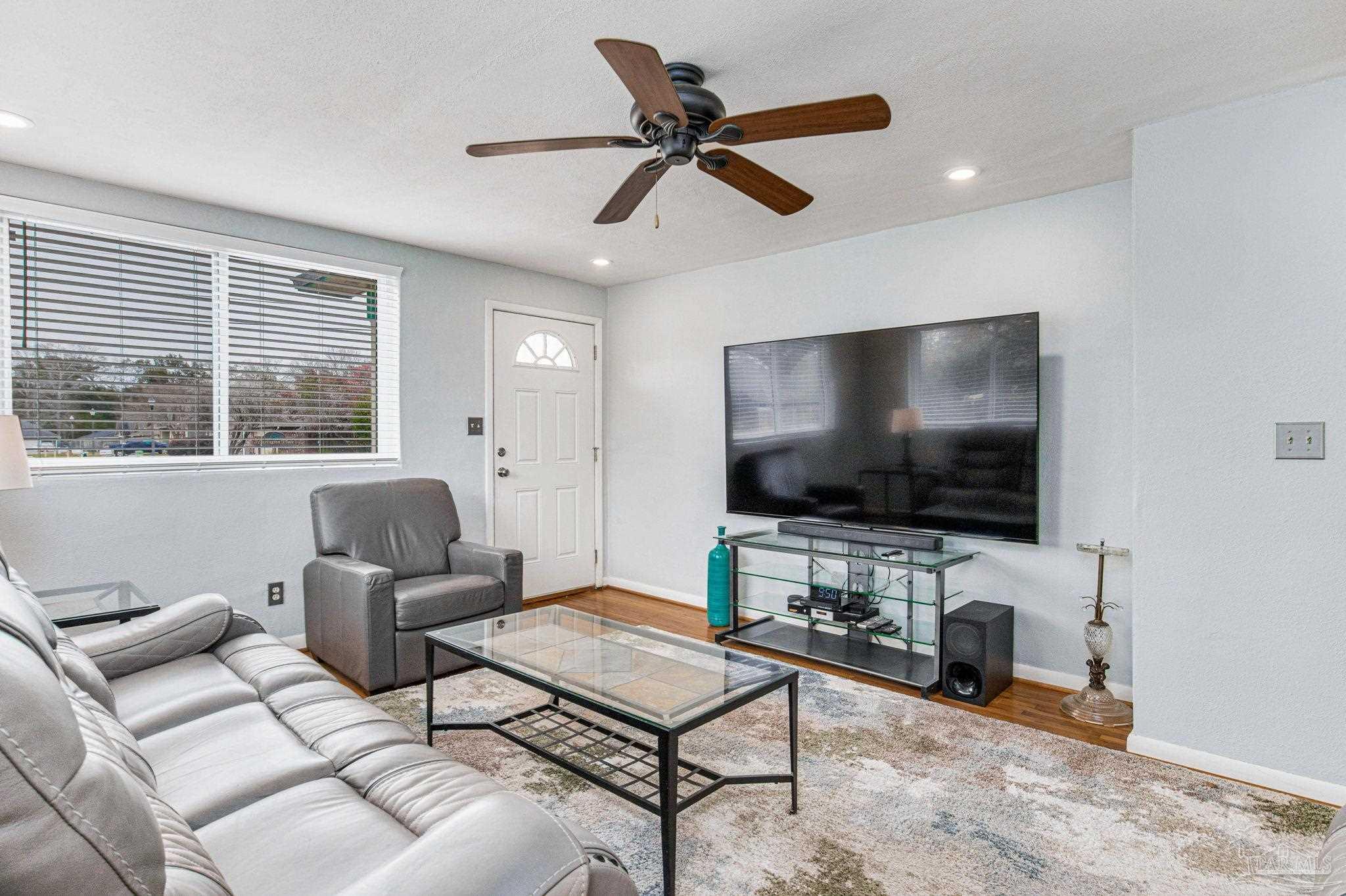 331 Robin Rd