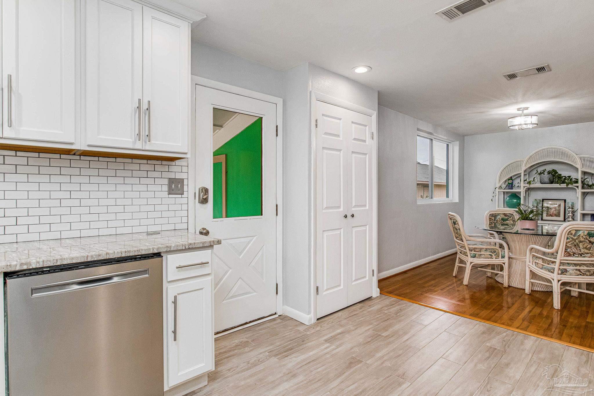 331 Robin Rd