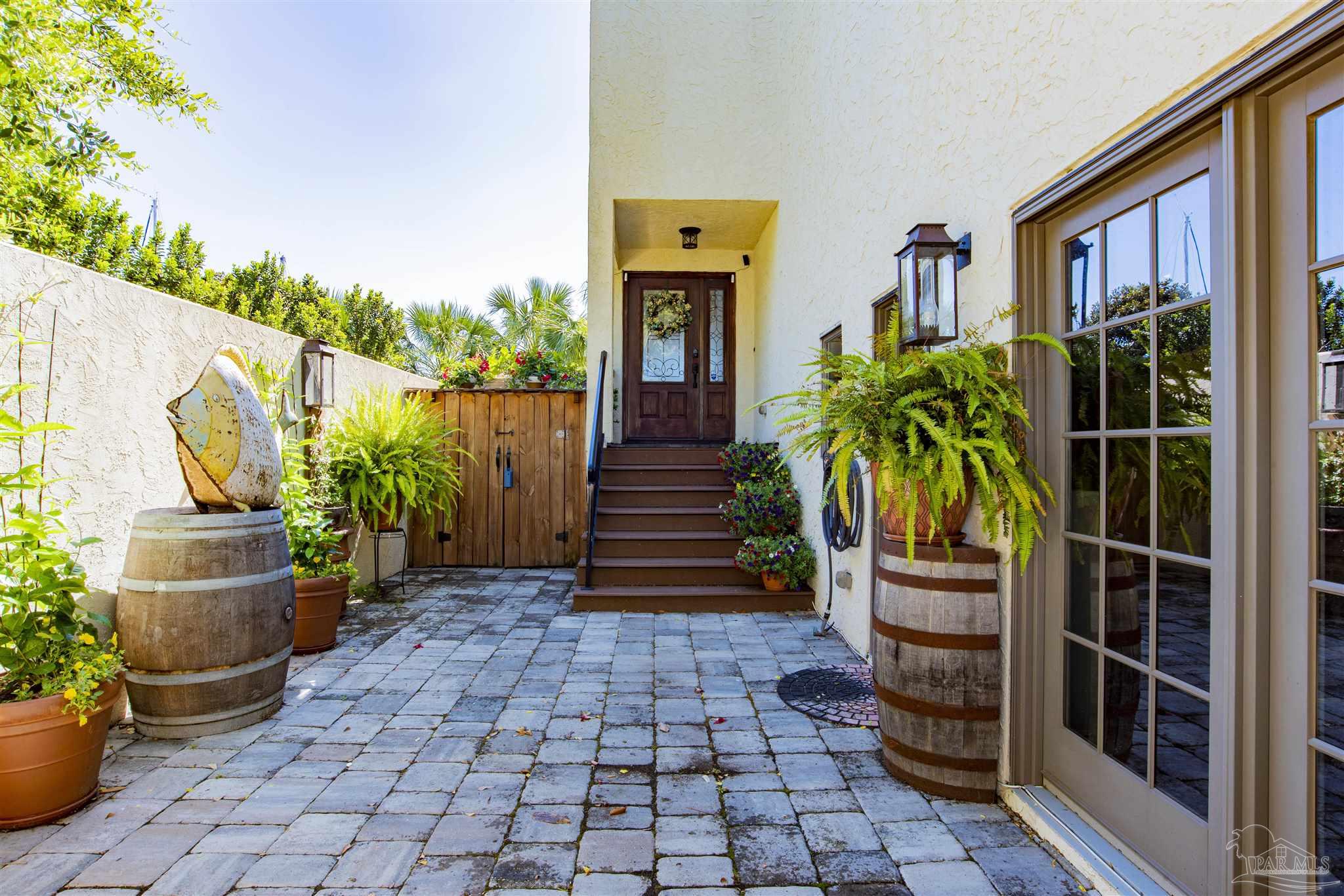 18 Port Royal Way
