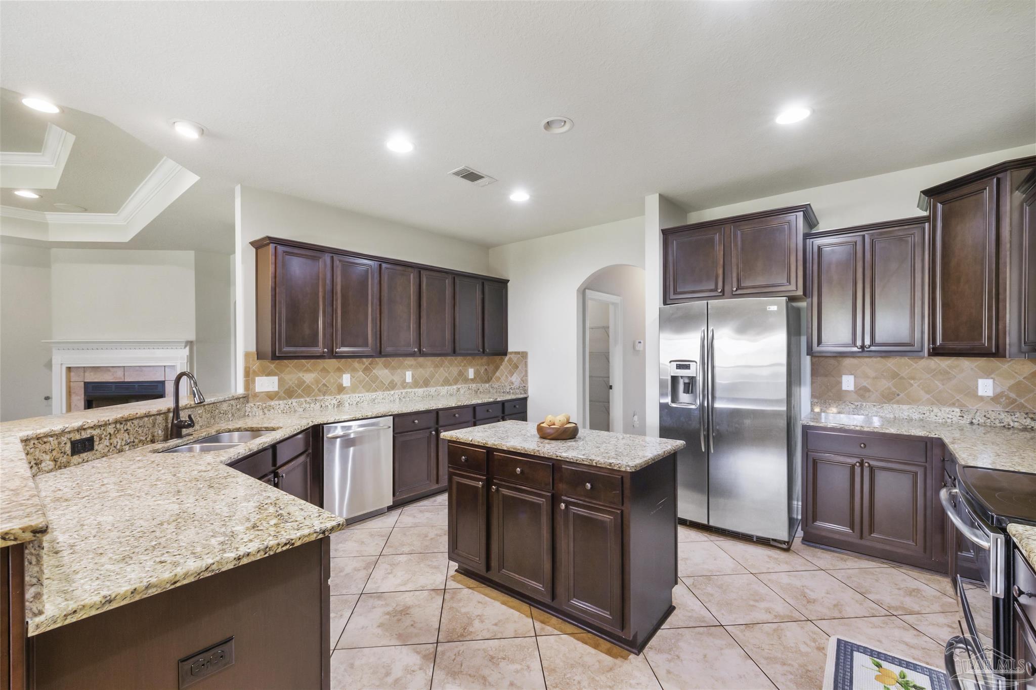 8661 Salt Grass Dr