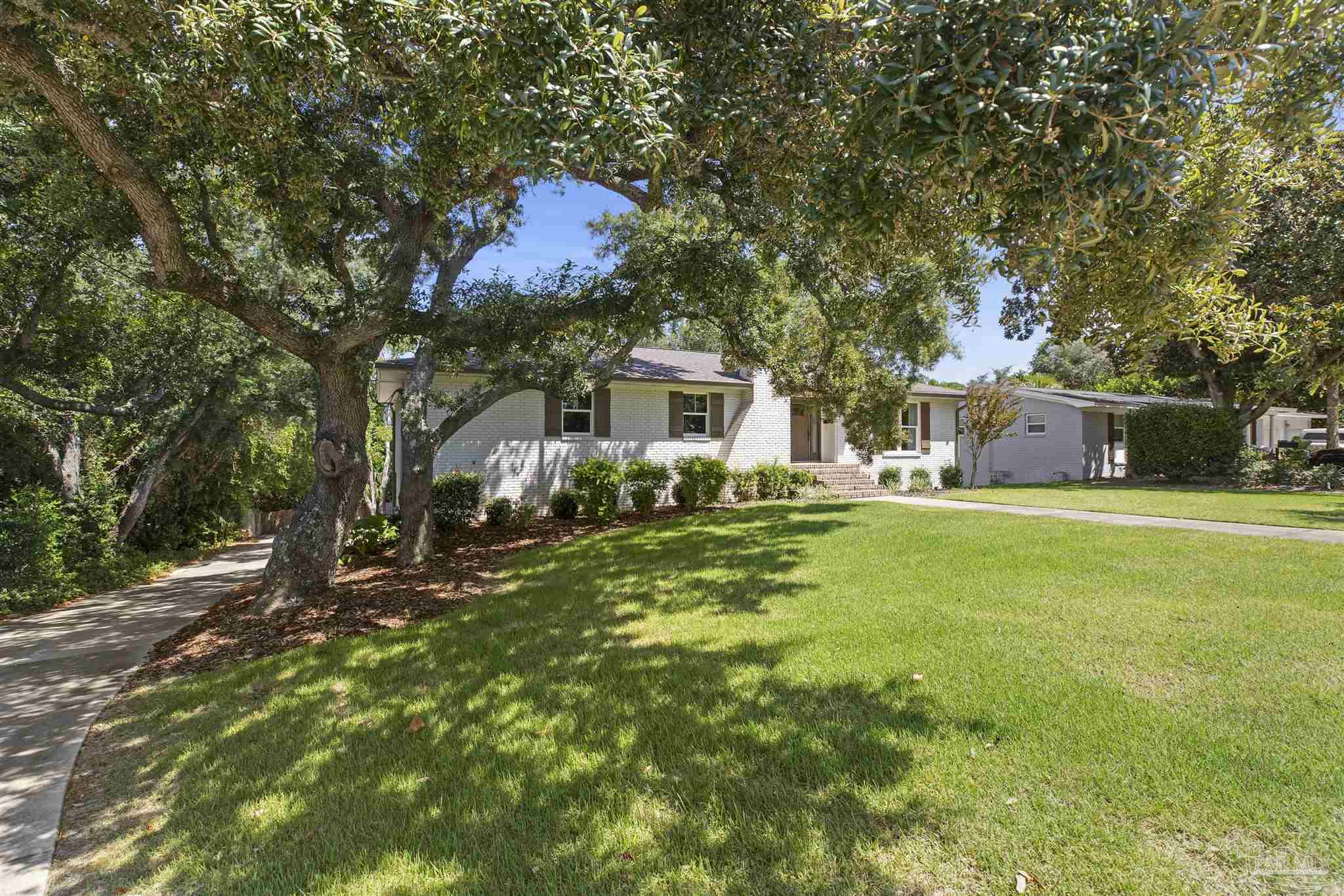 502 Shoreline Dr