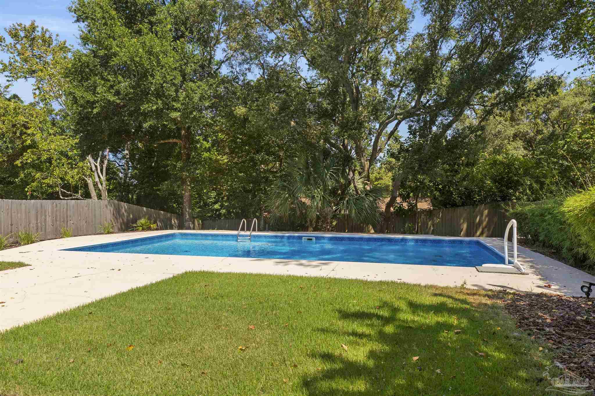 502 Shoreline Dr