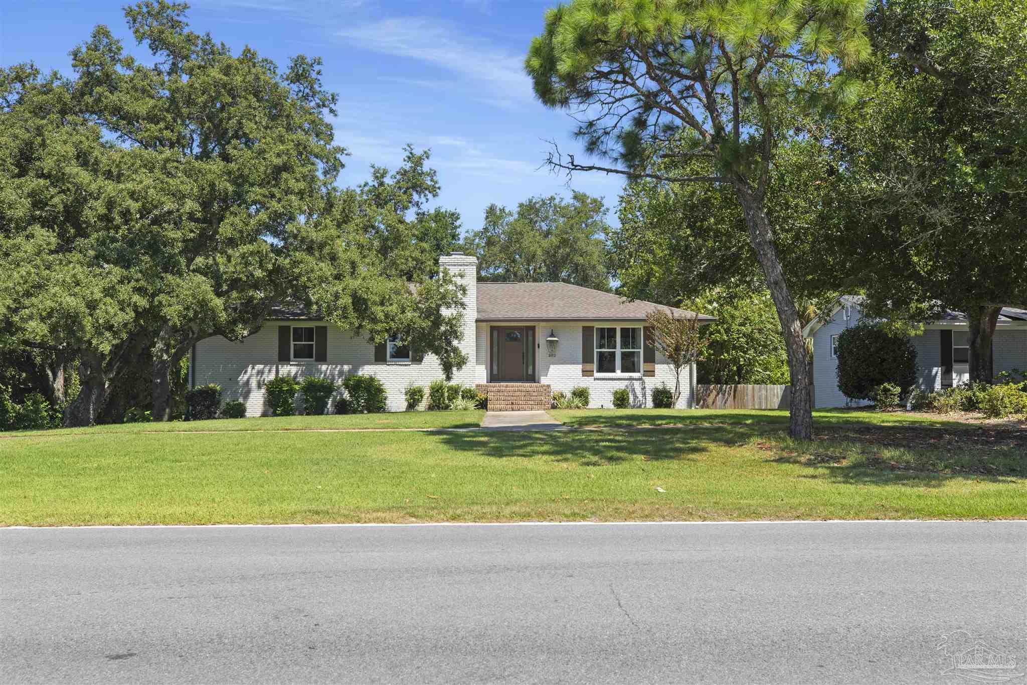 502 Shoreline Dr