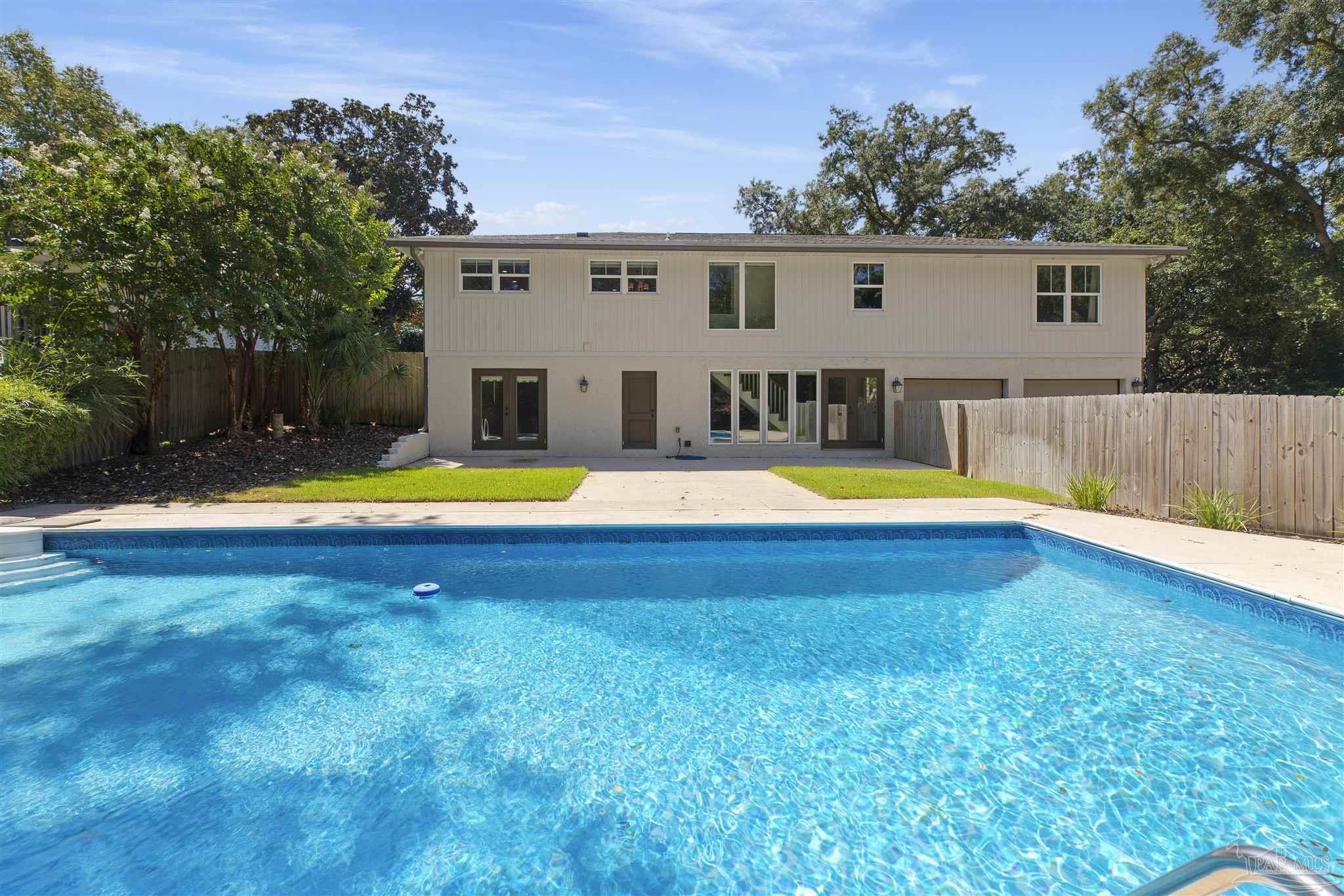 502 Shoreline Dr