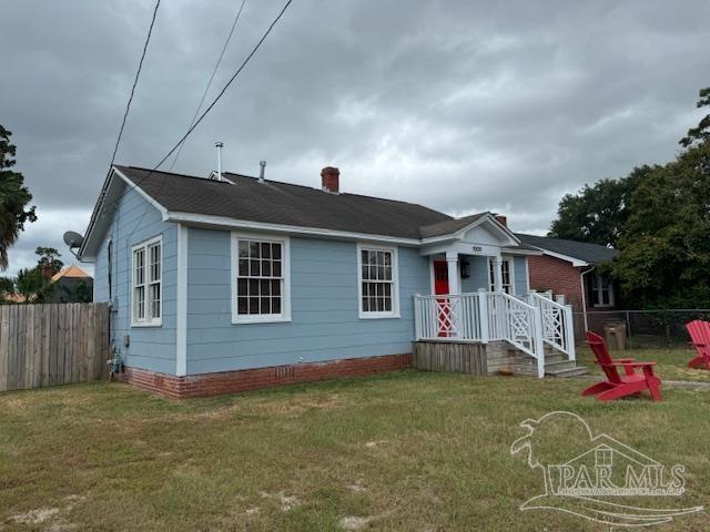 1909 E Hernandez