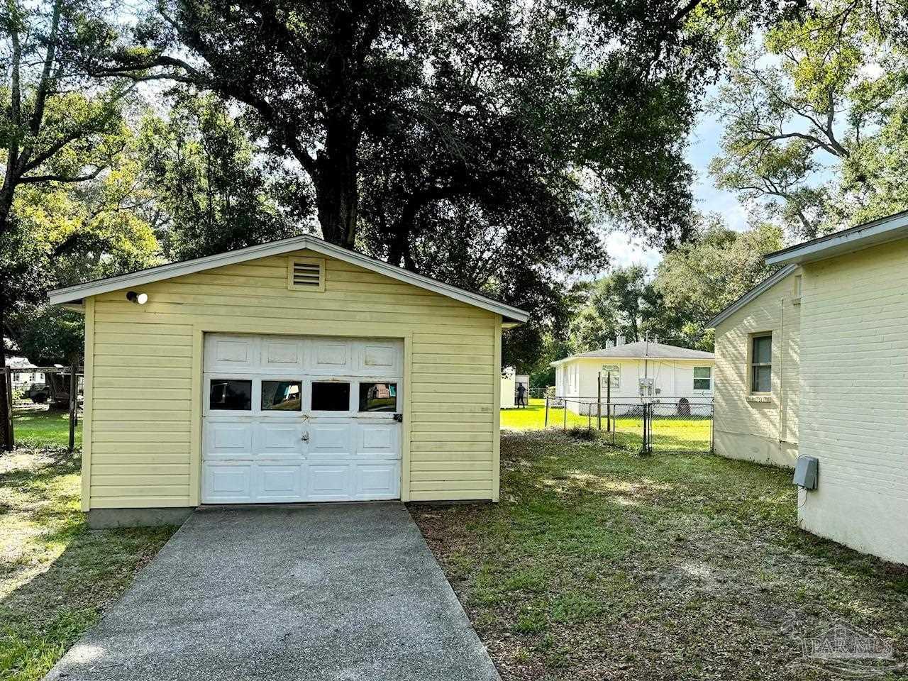 106 Ellis Dr # 3