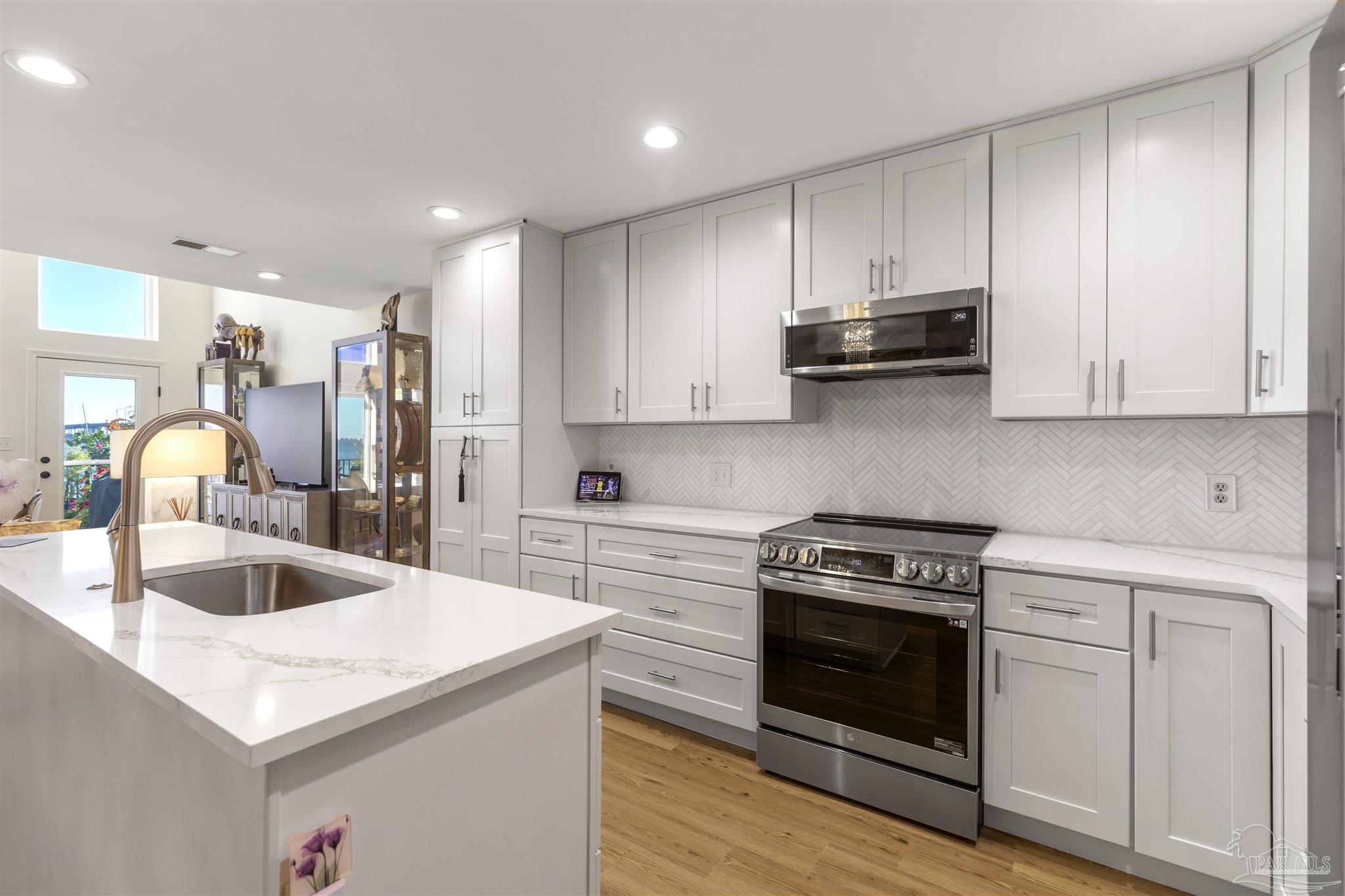 1191 Gulf Breeze Pkwy